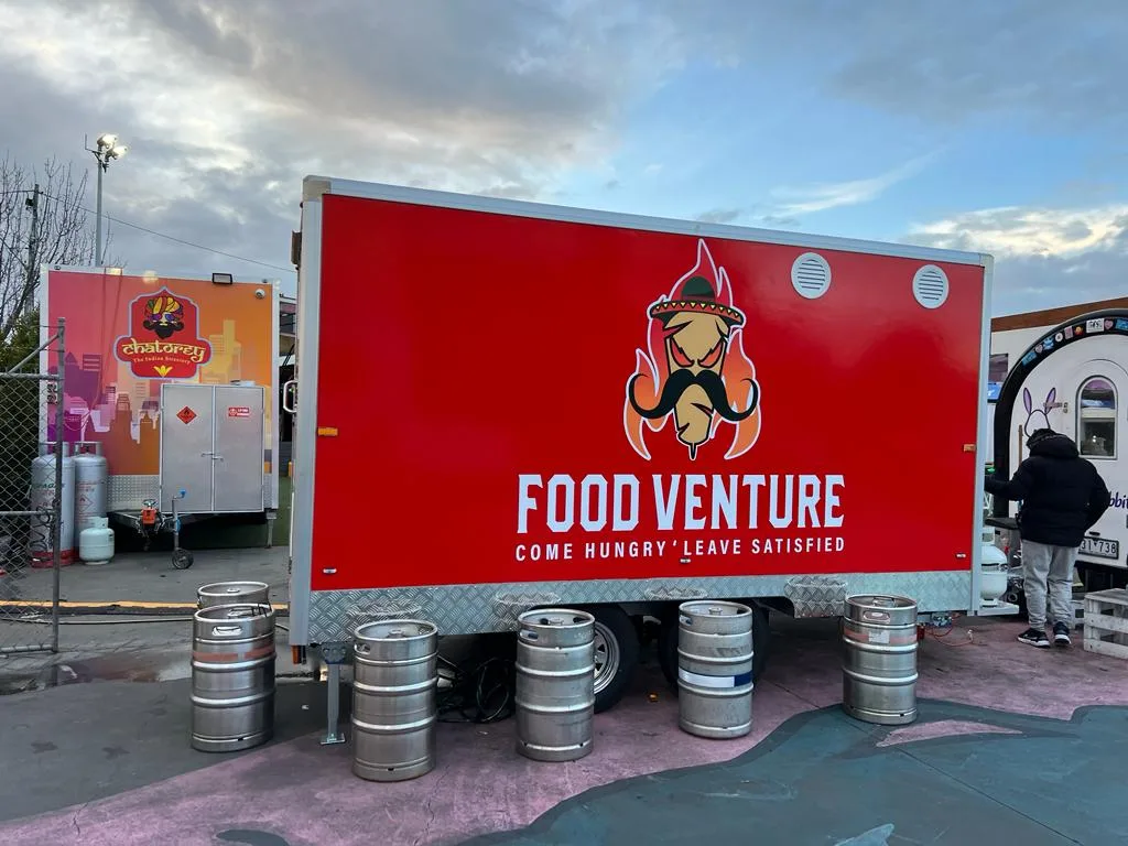 Commercial vehicle signage
